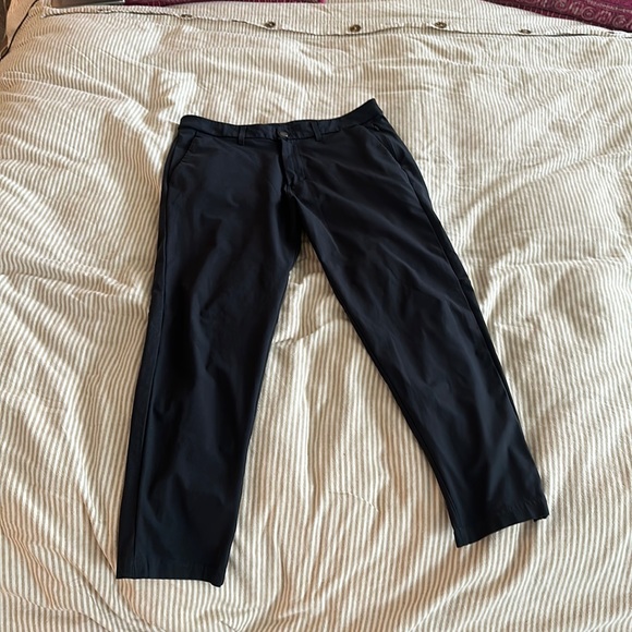 LULULEMON SLIM FIT COMMISSION PANT SIZE 33 LENGTH 28 - Picture 2 of 6